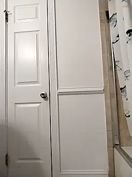 Snapshot of LiverandBrat77 chatting on February 2025 05:26:01 AM LiverandBrat77 online show from February 2025 05:26:01 AM