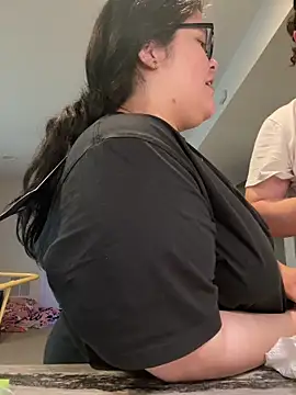 LiverandBrat77 online show from April 2026 04:47:02 PM