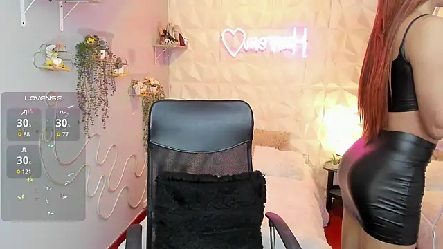 hurrencam online show from November 2025 12:54:02 PM