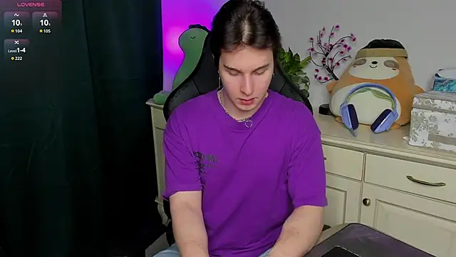 Vincent Strong online show from February 2026 03:53:01 PM