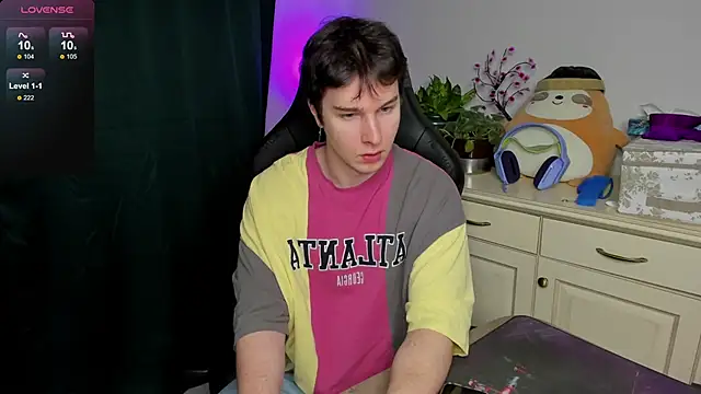 Vincent Strong online show from February 2026 07:37:02 AM