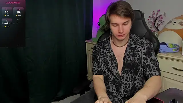 Vincent Strong online show from October 2025 08:48:02 AM