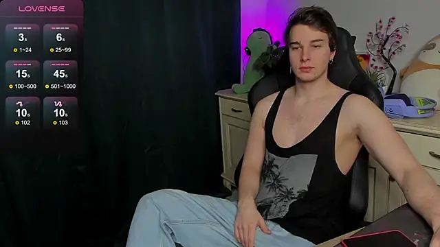 Snapshot of Vincent_Strong chatting on October 2025 08:15:01 AM Vincent Strong online show from October 2025 08:15:01 AM