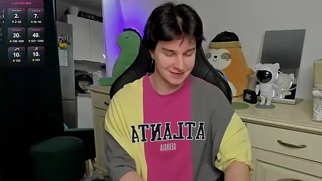 Vincent Strong online show from April 2026 01:18:01 PM