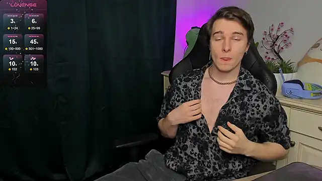 Vincent Strong online show from November 2025 08:18:01 AM