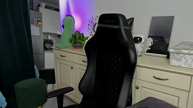 Vincent Strong online show from April 2026 10:17:02 AM