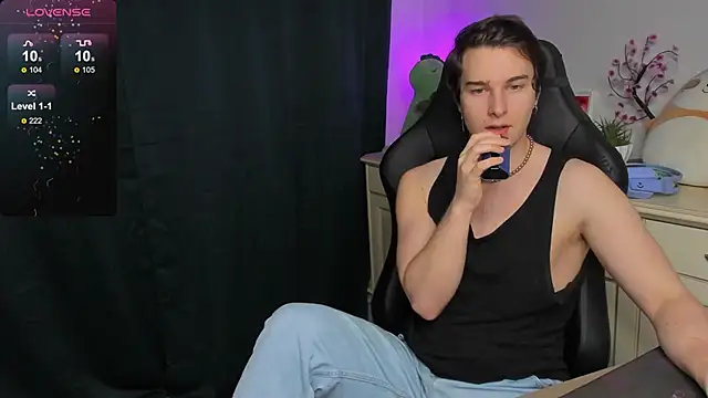 Vincent Strong online show from November 2025 08:19:02 AM