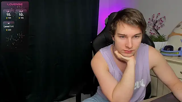 Vincent Strong online show from November 2025 08:08:01 AM