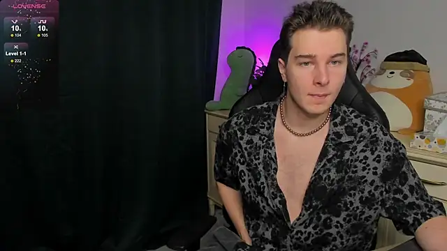 Vincent Strong online show from December 2025 03:38:02 AM