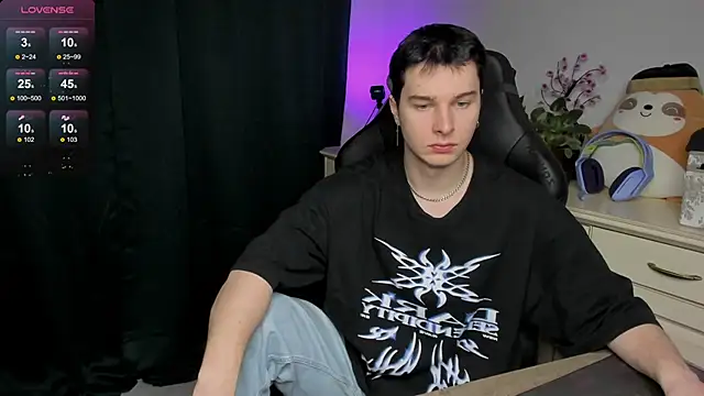 Vincent Strong online show from December 2025 08:20:01 AM