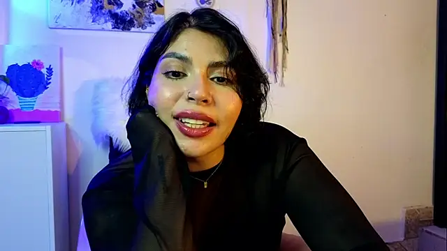 Snapshot of GigiiStone chatting on September 2025 06:24:02 PM GigiiStone online show from September 2025 06:24:02 PM