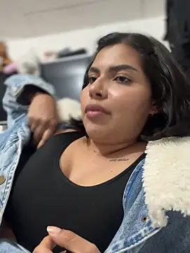 GigiiStone online show from November 2025 11:26:02 PM