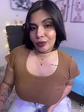 Snapshot of GigiiStone chatting on March 2025 11:04:01 PM GigiiStone online show from March 2025 11:04:01 PM