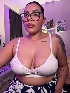 GigiiStone online show from March 2026 11:28:02 PM