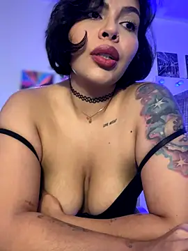 Snapshot of GigiiStone chatting on October 2025 05:03:02 PM GigiiStone online show from October 2025 05:03:02 PM