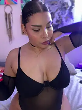 Snapshot of GigiiStone chatting on March 2025 11:00:02 PM GigiiStone online show from March 2025 11:00:02 PM