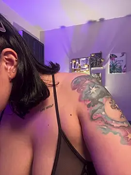 GigiiStone online show from April 2026 12:07:01 AM