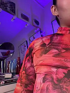 GigiiStone online show from February 2026 02:29:01 PM