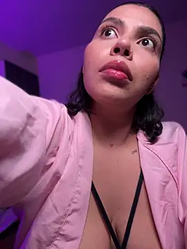 GigiiStone online show from April 2026 11:17:02 PM