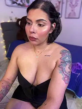 Snapshot of GigiiStone chatting on February 2025 09:04:01 PM GigiiStone online show from February 2025 09:04:01 PM