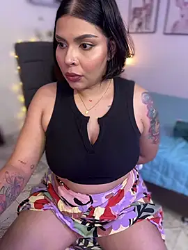 Snapshot of GigiiStone chatting on February 2025 08:44:02 PM GigiiStone online show from February 2025 08:44:02 PM
