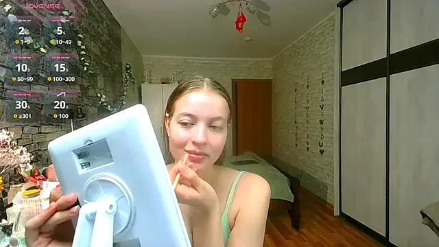   Aphrodita  wow   online show from March 2026 04:58:02 PM