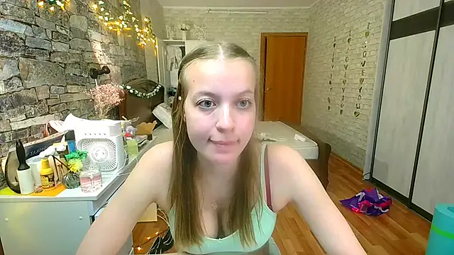   Aphrodita  wow   online show from May 2026 03:32:02 PM