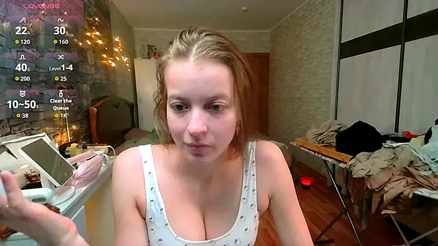   Aphrodita  wow   online show from February 2026 02:50:01 PM