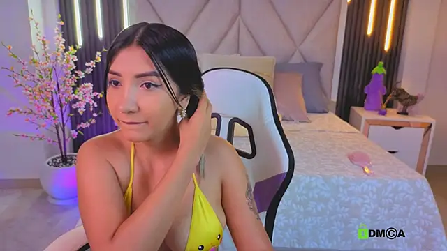 Happy tits online show from November 2025 04:32:02 PM