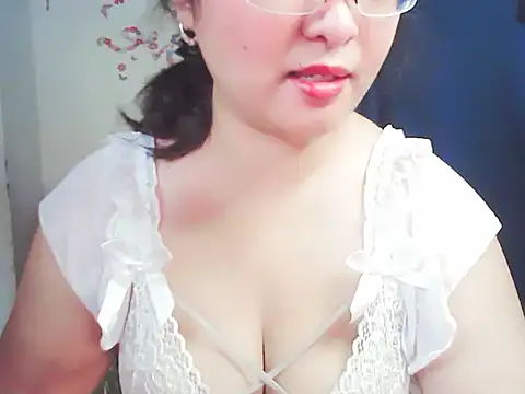 Snapshot of xiaorou-z chatting on November 2025 03:32:01 AM xiaorou-z online show from November 2025 03:32:01 AM