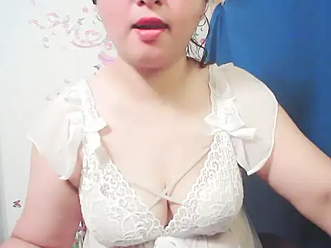 Snapshot of xiaorou-z chatting on October 2025 04:52:01 PM xiaorou-z online show from October 2025 04:52:01 PM