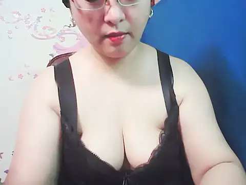 Snapshot of xiaorou-z chatting on November 2025 04:23:02 PM xiaorou-z online show from November 2025 04:23:02 PM