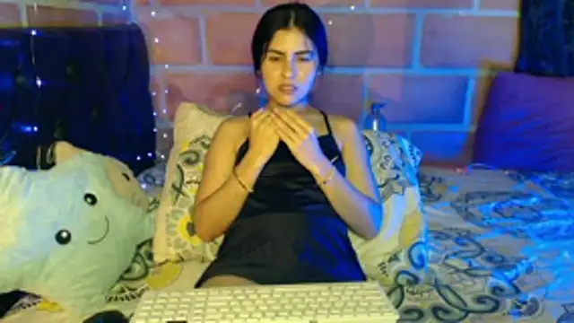 Nathacha online show from February 2026 11:04:01 PM