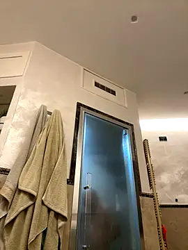 zjwsteve online show from October 2025 01:24:01 AM