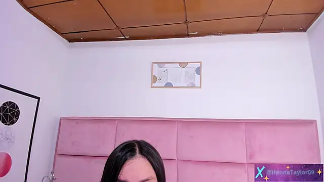 Snapshot of HannaTaylor chatting on March 2025 03:56:02 AM HannaTaylor online show from March 2025 03:56:02 AM