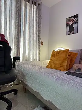 zafiro mo0n online show from March 2026 04:25:02 PM