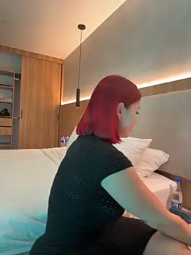 zafiro mo0n online show from April 2026 10:38:02 PM