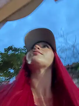 Snapshot of zafiro_mo0n chatting on October 2025 10:53:01 PM zafiro mo0n online show from October 2025 10:53:01 PM