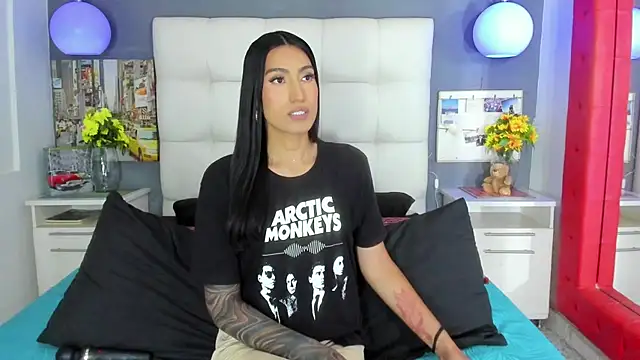 Taly Fox online show from December 2025 09:20:02 PM