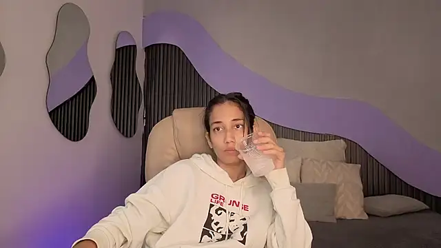 hot little bunny online show from March 2026 10:17:01 PM