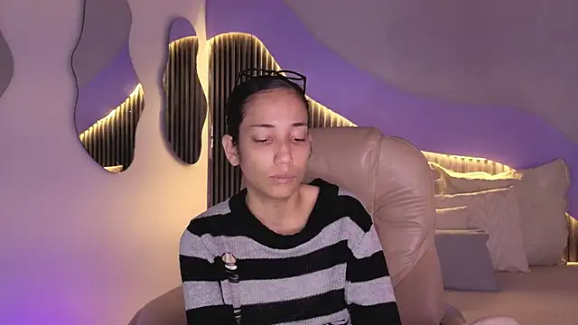 hot little bunny online show from February 2026 08:51:01 PM