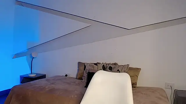 hot little bunny online show from November 2025 09:52:01 PM