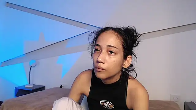 hot little bunny online show from December 2025 08:35:02 PM