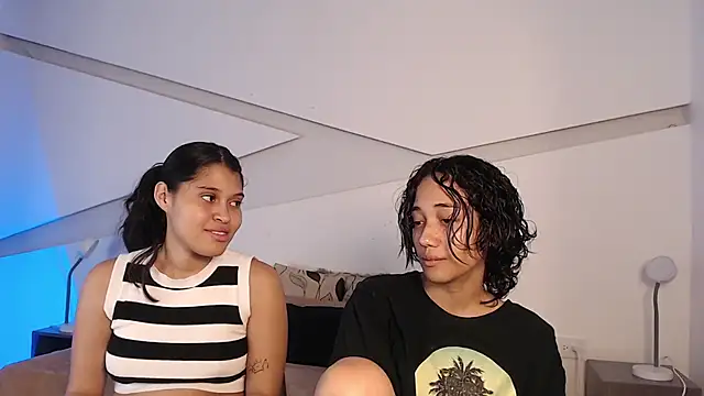 hot little bunny online show from November 2025 09:18:01 PM