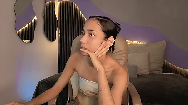 hot little bunny online show from February 2026 09:34:01 PM