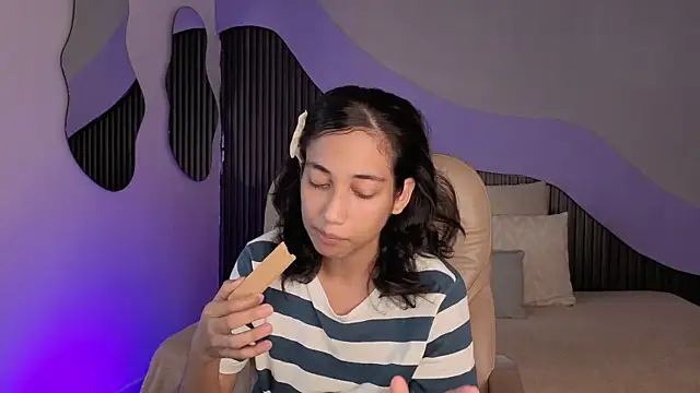 hot little bunny online show from April 2026 09:38:01 PM