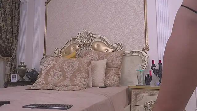 DianaPhoenix online show from November 2025 01:03:01 PM