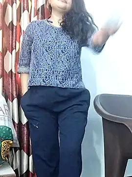 Snapshot of Doll_Nepali chatting on February 2025 07:05:01 AM Doll Nepali online show from February 2025 07:05:01 AM