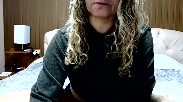 Snapshot of Kellynha_Sweet chatting on May 2026 10:46:01 PM Kellynha Sweet online show from May 2026 10:46:01 PM