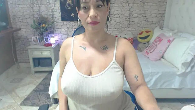 AlissonTyler4u online show from May 2026 10:52:01 PM